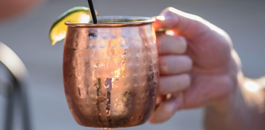 HOW TO MAKE A MOSCOW MULE COCKTAIL